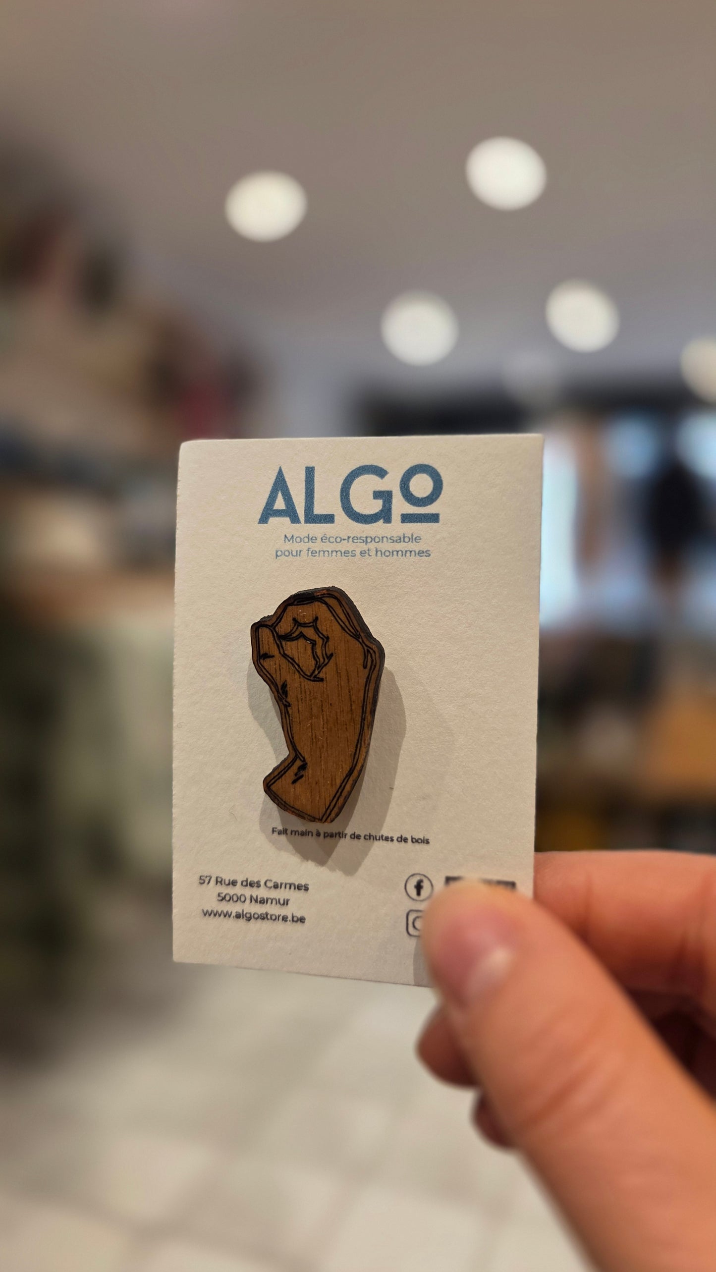 Pin's - Don't look !