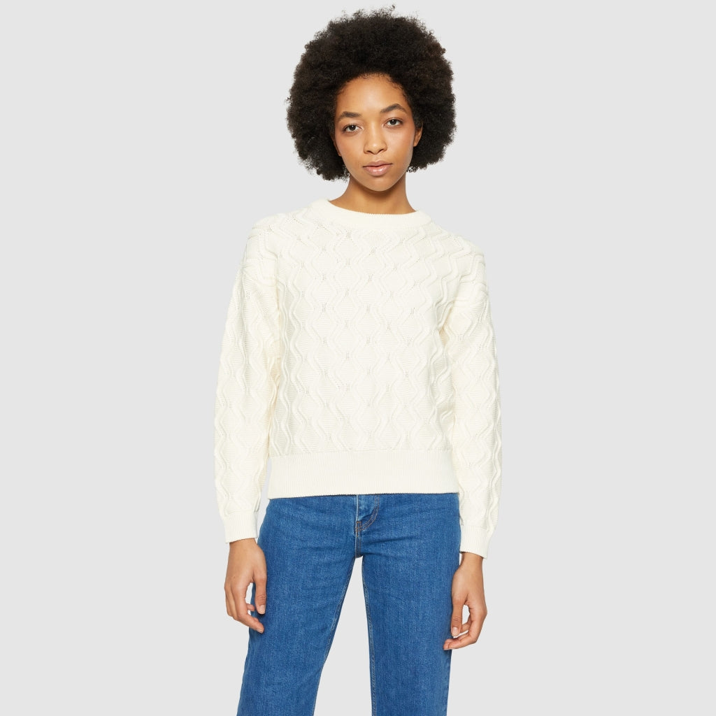 Pull torsadé en coton - blanc cassé