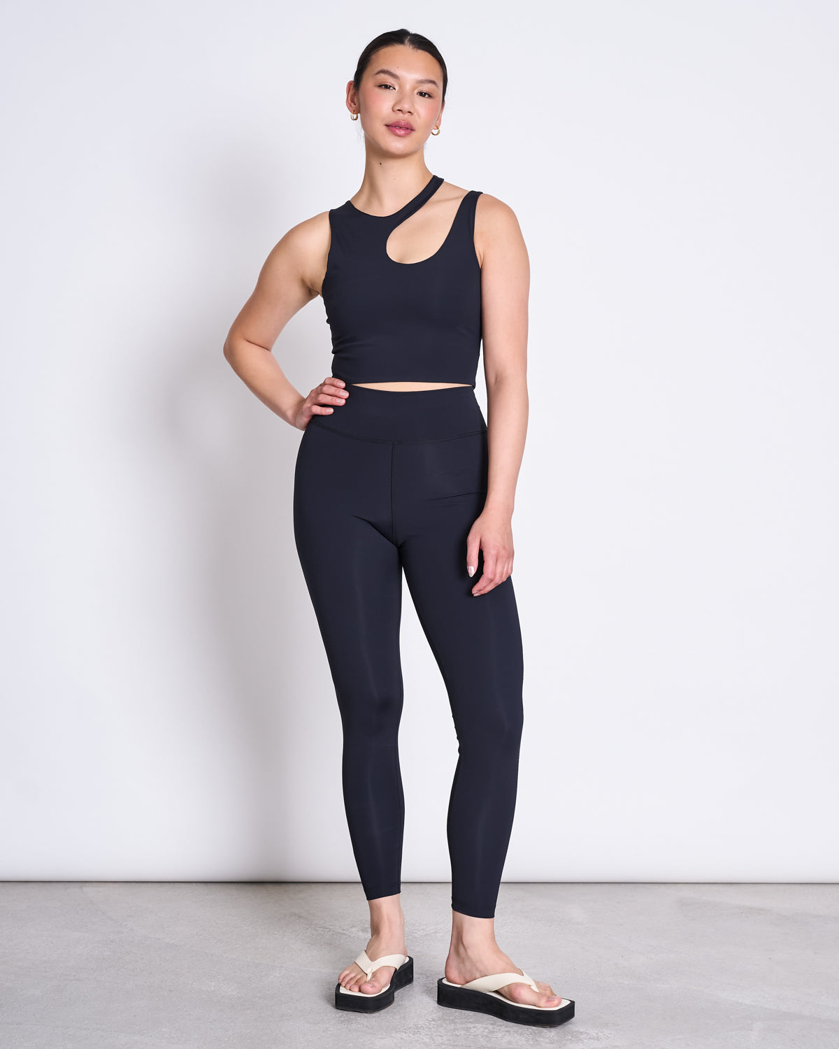 Cut out POLLA black