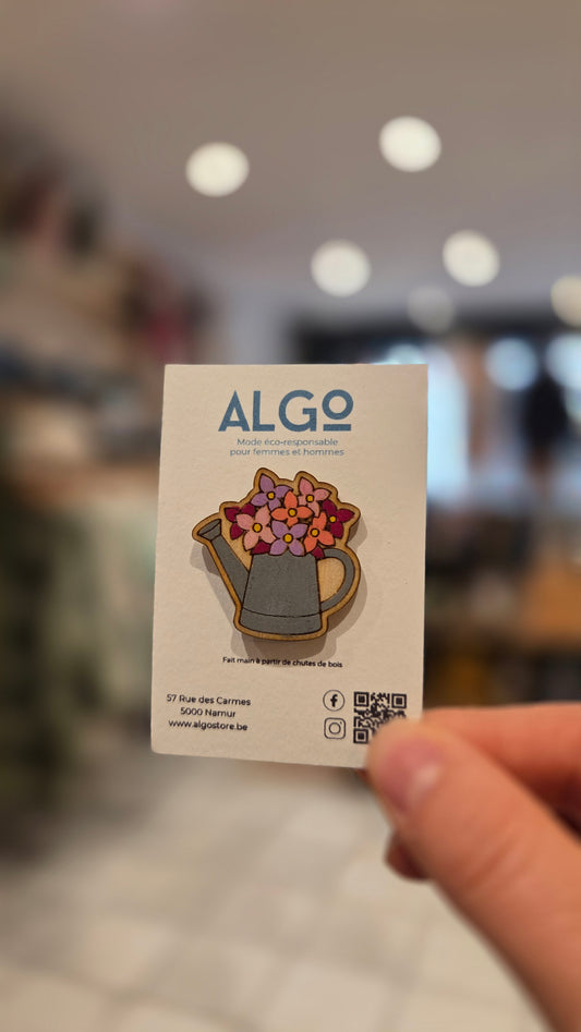 Pin's - Arroser l'amour (gris)