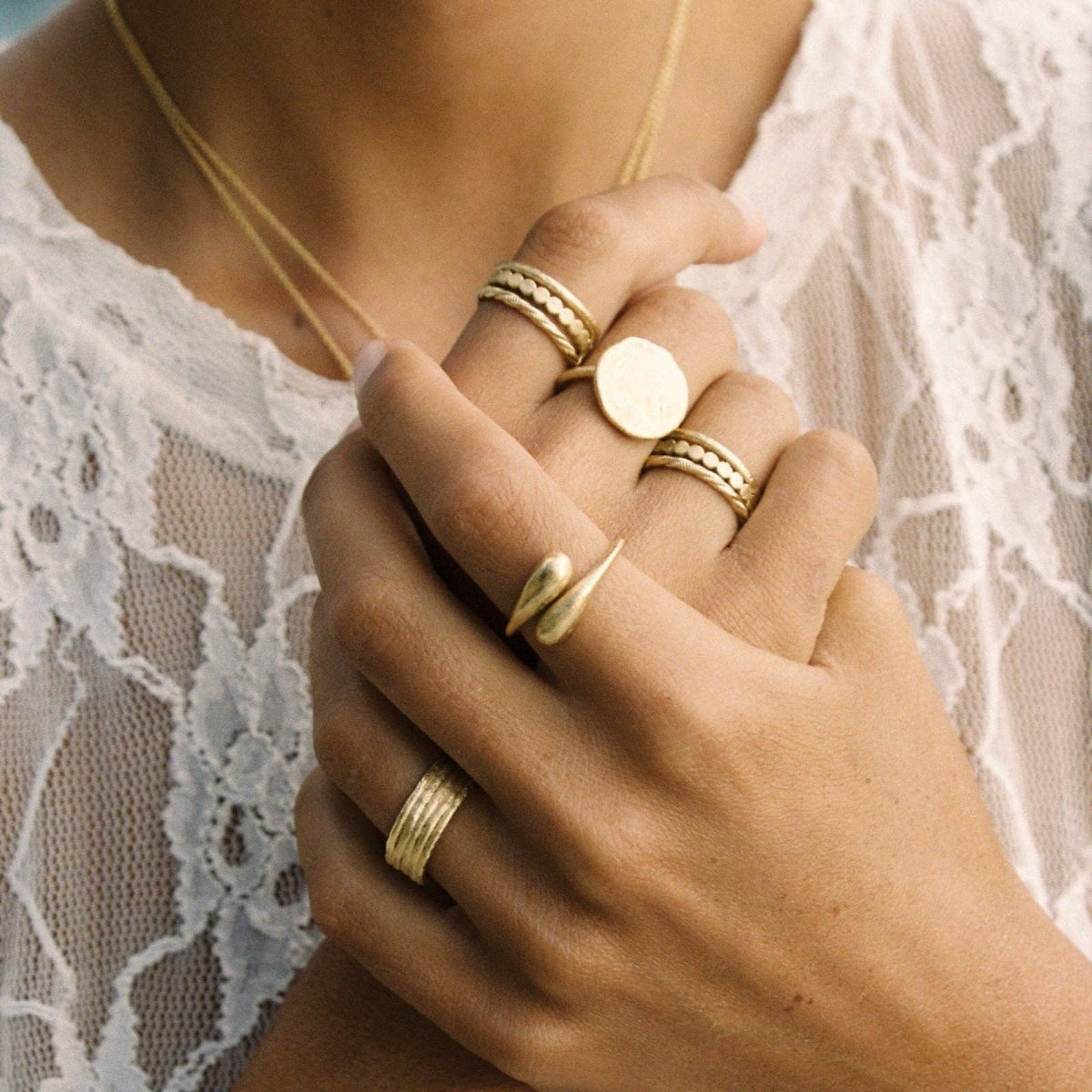 Bague Tyra | Bijoux dorés, cadeau imperméable
